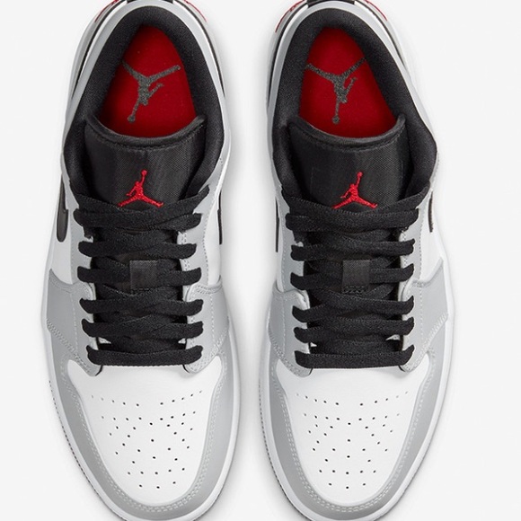 AIR JORDAN 1 low ‘ light smoke grey ‘ - Picture 2 of 5